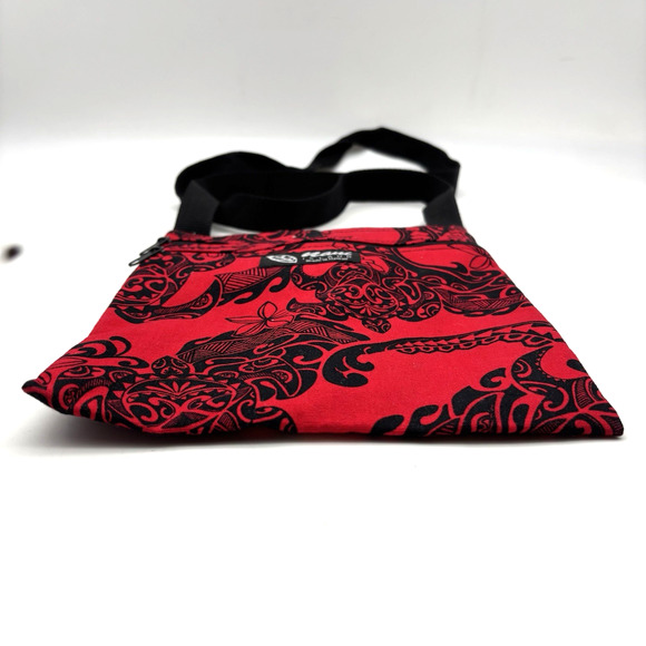 Vintage 00s Y2K Maui Island Handmade Red Tribal Turtle Print Crossbody Bag 10x8" - Picture 5 of 13
